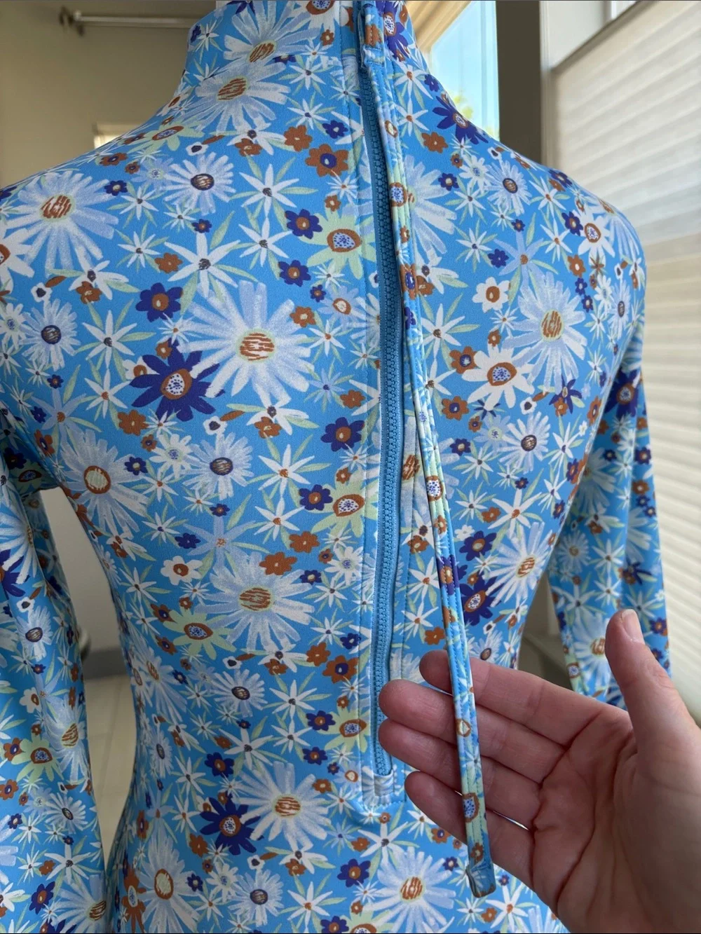 Patagonia Long-Sleeved Swell Seeker One-Piece Swimsuit Style #77315 Blue/White S